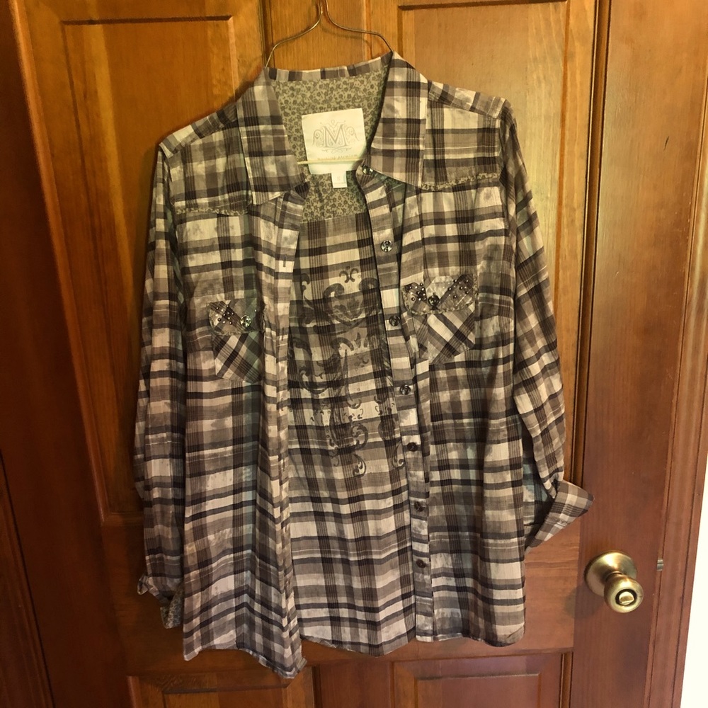 Maurice’s Premium button up